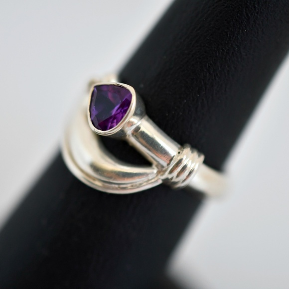 Sterling Silver & Amethyst Ring - Picture 4 of 7